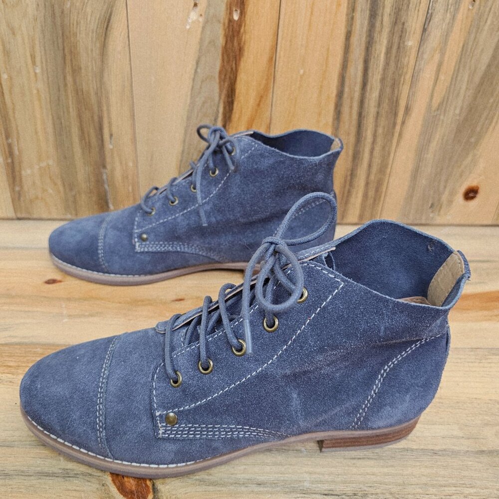 Array Tacoma Blue Suede Chucka Boots NEW WITHOUT TAGS!
